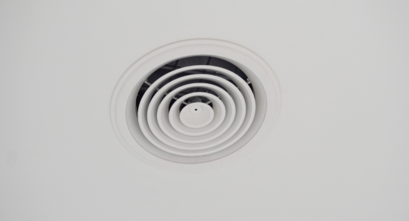 Extractor fan installation